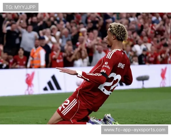 利物浦围攻桑德兰禁区，迪亚斯抽射被封