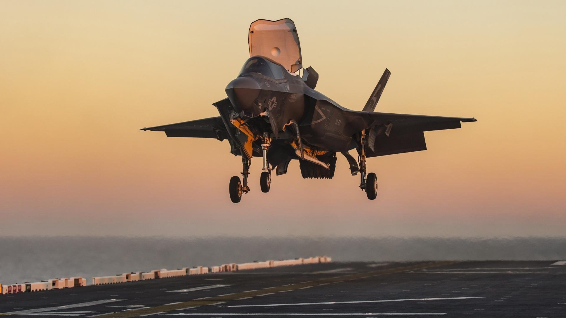 爱游戏综合娱乐-曼联球迷设计纪念队徽引发热潮，曼联队徽介绍